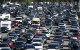 Des automobilistes circulant sur l'autoroute A7 près de Vienne, dans le sud-est de la France, le 4 août 2018.