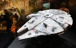 Une maquette du vaisseau "Millennium Falcon", l'un des héros de la saga "Star Wars", lors d'une convention à Anaheim, en Californie, le 15 juillet 2017.