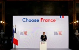 Le président français Emmanuel Macron prononce un discours lors de l'édition 2024 du sommet Choose France, le 13 mai 2024 à Versailles (Yvelines)