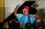 Omara Portuondo lros d'un concert Ă la Maison Blanche en 2015