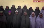 Capture d'écran en date du 14 avril 2016 d'une vidéo de CNN, montrant des lycéennes enlevées par le groupe jihadiste Boko Haram à Chibok
