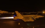 Une image diffusée par l'armée américaine le 15 mars 2025 montre des avions décollant pour une opération contre les rebelles houthis au Yémen