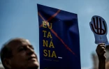 Manifestation contre la décriminalisation de l'euthanasie, devant le Parlement portugais à Lisbonne, le 20 février 2020