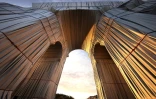 L'Arc de Triomphe empaqueté, le 30 septembre 2021. Un parcours de la Nuit blanche permet de dire au revoir à l'oeuvre
