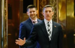 Le général Michael Flynn arrive à la tour Trump pour rencontrer le président américain Donald Trump, à New York le 17 novembre 2016