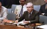 L'ancien secrétaire général de l'ONU, le péruvien Javier Perez de Cuellar, annonce un futur cessez-le-feu entre l'Iran et l'Irak, le 8 août 1988, lors d'une réunion du Conseil de sécurité à New York