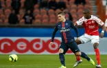 Le milieu du PSG Marco Verratti (g) face à Reims en L1, au Parc des Princes, le 20 février 2016