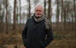 Philippe Villeneuve, architecte en chef des monuments historiques, dans la forêt de Bercé, le 5 mars 2021 à Jupilles, dans la Sarthe