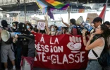 Des manifestants défilent en marge d'une action de blocage des lycéens à l'échelle nationale, à Marseille, dans les Bouches-du-Rhône, le 5 octobre 2026