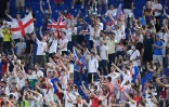 Les supporters anglais fêtent la victoire de leur équipe face à l'Ukraine, à Rome, le 3 juillet 2021