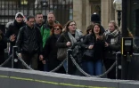 Des personnes évacuées après  l'attentat commis près du Parlement britannique le 22 mars 2017 à Londres