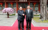 Le numéro un nord-coréen Kim Jong Un et le président chinois Xi Jinping s'étaient déjà rencontrés le 27 mars dernier à Pékin. AFP PHOTO/KCNA VIA KNS