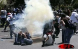 Mardi 22 février 2005 

La manifestation des lycéens a dégénéré en affrontements avec la police