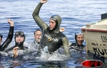 Mercredi 9 juin 2004 - 

Record du monde de plongée en apnée pour Guillaume Néry