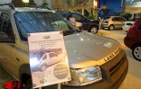 3 600 voitures ont été vendues lors du 7ème salon auto moto qui a eu lieu à Saint-Denis du 2 au 11 novembre 2001.Le réseau routier de La Réunion est composé de 369 kilomètres de routes nationales et de 750 kilomètres de routes départementales.
