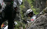 Mercredi 5 mai 2004 - 

Les équipes de tête ont traversé Mafate