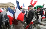 Des manifestant pro-Fillon place du Trocadéro à Paris, le 5 mars 2017