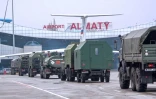 Des camions de l'armée russe se dirigent vers l'aéroport d'Almaty au Kazakhstan, sur une photo publiée le 9 janvier 2022 par le ministère russe de la Défense