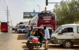 Arrêt de bus dans le sud de Khartoum, le 30 mai 2023