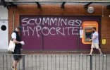 Graffiti s'en prenant Ă Dominic Cummings, Ă Londres le 26 mai 2020