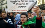 Des étudiants algériens manifestent dans le centre d'Alger contre l'extension du 4e mandat du président Abdelaziz Bouteflika, le 12 mars 2019