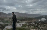 Ridvan Ayhan, 58 ans, observe le Tigre qui va bientôt engloutir la ville de Hasankeyf, en raison d'un barrage nouveau, le 13 décembre 2018 en Turquie
