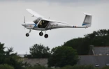 L'avion électrique Velis Electro du fabricant slovène Pipistrel, en plein vol à Guipavas (France) le 11 juin 2021