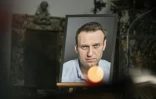 Une photo de l'opposant russe Alexeï Navalny décédé exposée dans une église de Berlin, en Allemagne, le 4 juin 2024