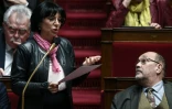 La députée française Christine Pires-Beaune (2e à g) à l'Assemblée nationale à Paris, le 11 février 2020