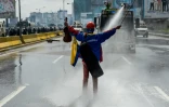 Le violoniste Wuilly Arteaga, devenu une icône des manifestations contre le président Nicolas Maduro, le 24 mai 2017 à Caracas