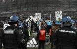 Les gendarmes prennent position autour du stade Vélodrome lors du match face à Bordeaux, le 10 avril 2016