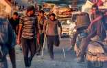 Des Palestiniens fuient la ville de Gaza en direction du sud, le 13 septembre 2025