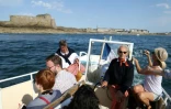 Visite du Petit Bé depuis la mer, à Saint-Malo le 22 août 2017