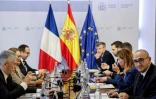 Le ministre espagnol de l'Intérieur, Fernando Grande-Marlaska (g), et son homologue français, Laurent Nuñez (d), lors d'une réunion au ministère de l'Intérieur à Madrid, le 24 octobre 2025
