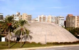 Le dôme en béton du théâtre expérimental conçu par le Brésilien Oscar Niemeyer à Tripoli, le 3 octobre au Liban