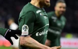 Le défenseur de Saint-Etienne, Mathieu Debuchy, buteur lors d'un match de L1 face à Lyon, à Decines-Charpieu, le 25 février 2018