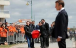 Les cercueils des sauveteurs de la SNSM sont déposés près du président Emmanuel Macron lors d'une cérémonie d'hommage aux Sables-d'Olonne en Vendée, le 13 juin 2019