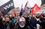 Manifestation dans le cadre d'un appel à la grève générale dans l'industrie du jeu vidéo en France pour réclamer de meilleures conditions de travail et dénoncer les suppressions d'emplois, à Paris le 13 février 2025