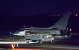 Photo fournie par le service de presse des armées d'un Rafale se préparant à décoller de la base aérienne de Saint-Dizier, le 13 avril 2018 pour une mission en Syrie