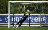 Mike Maignan à l'entraînement en sélection à Clairefontaine le 5 septembre 2019