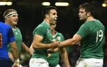 Le demi de mêlée irlandais Conor Murray (c) après avoir marqué un essai contre la France en Coupe du monde le 11 octobre 2015 au Millenium Stadium de Cardiff