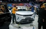 Une voiture électrique BYD ATTO 2 (VE) du constructeur automobile chinois exposée au Salon international de l'automobile de Bangkok, le 25 mars 2026 en Thaïlande