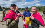 Photo diffusée par le Quartier général de coordination pour le traitement des prisonniers de guerre, le 19 août 2026, montrant d'anciens prisonniers de guerre ukrainiens, après un échange effectué dans un lieu tenu secret