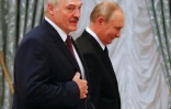 Les présidents russe et bélarusse Vladimir Poutine (D) et Alexandre Loukachenko (G) le 9 septembre 2021 au Kremlin
