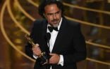 Le cinéaste Alejandro Gonzalez Inarritu reçoit son Oscar pour le meilleur film le 28 février 2016 à Hollywood