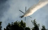 Largage d'eau au large du village côtier de Porto Germeno à 70 km au nord-ouest d'Athènes le 2 août 2026