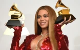 La chanteuse américaine Beyoncé après avoir remporté deux Grammys le 12 février 2017 à Los Angeles, Californie (Etats-Unis)