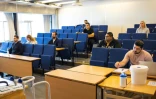 Des étudiants en ingéniérie pétrolière à l'Université de Stavanger, le 30 août 2021 en Norvège