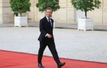 Le Premier ministre suédois Ulf Kristersson arrive au palais de l'Elysée pour un dîner de la "coalition des volontaires" en faveur de l'Ukraine, le 13 juillet 2026 à Paris