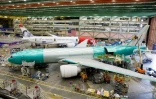 Un Boeing 777 en cours d'assemblage à l'usine d'Everett (nord-ouest), le 26 juin 2024